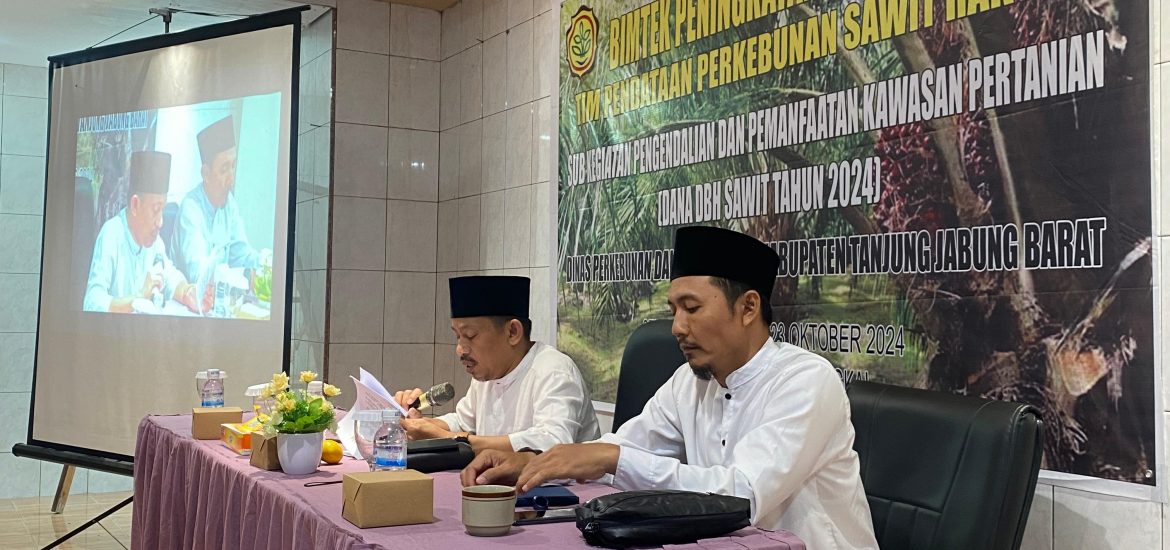 DISBUNAK MELAKSANAKAN BIMTEK PENINGKATAN KAPASITAS TIM PENDATAAN PERKEBUNAN SAWIT RAKYAT